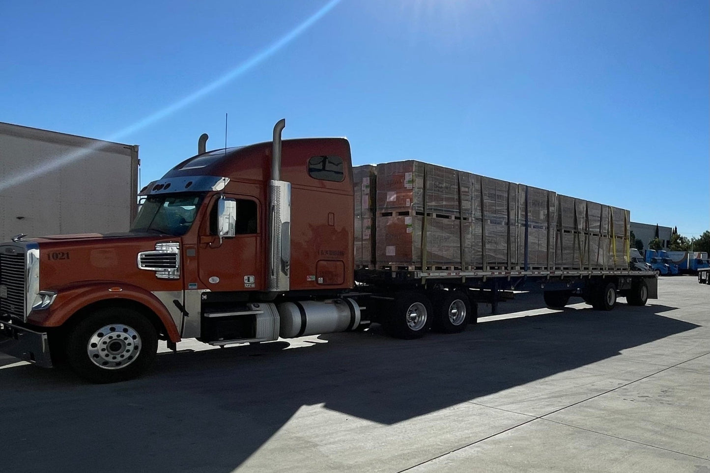 680W–710W Canadian Solar TopCon Bifacial Tier 1 Panels - (CS7N - 700TB - AG) - Wholesale Truckload Deal Truck Clear Energy Partners